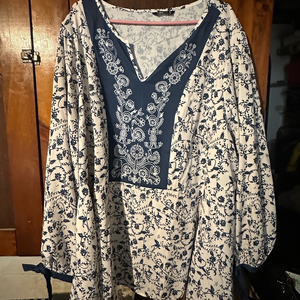 BloomChic Navy and White Floral Blouse
